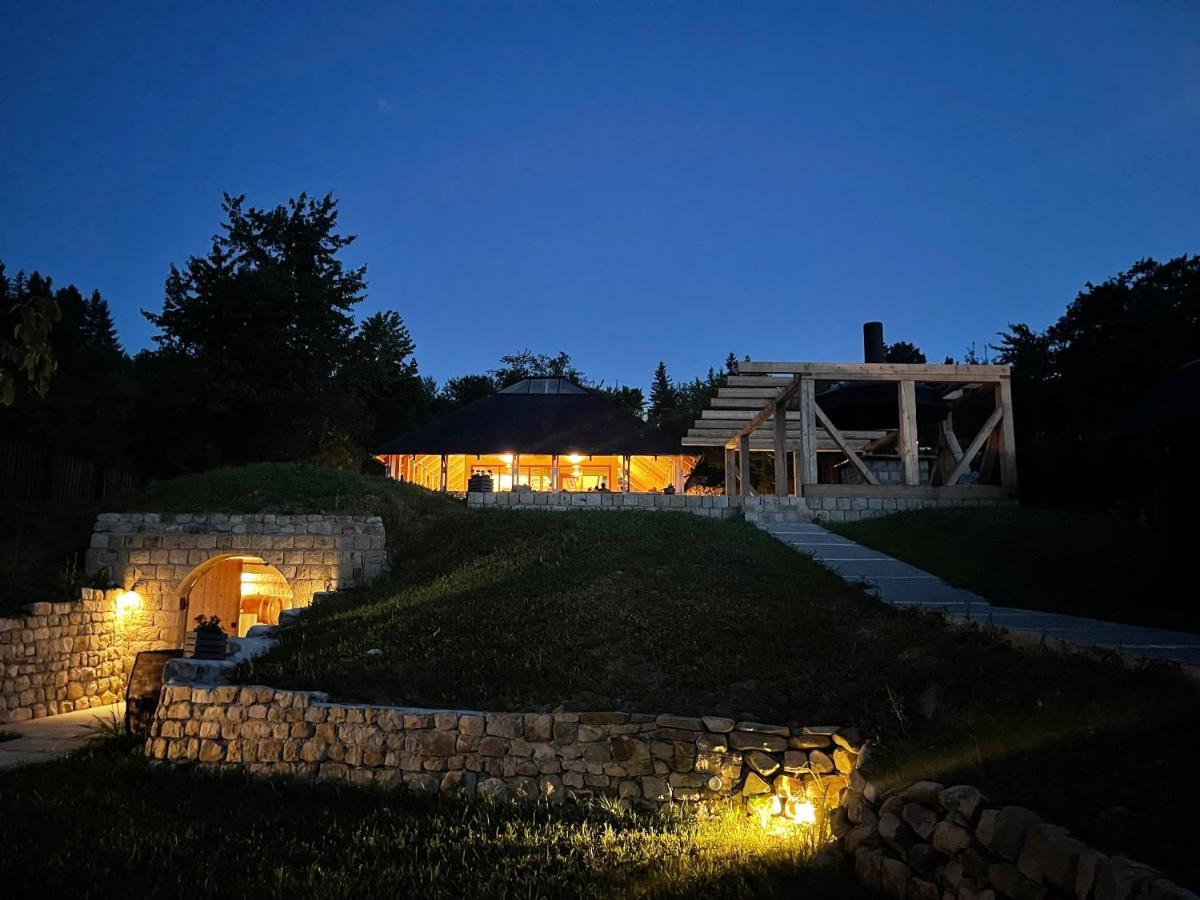 Villa Casa Thymus Soveja Exterior foto