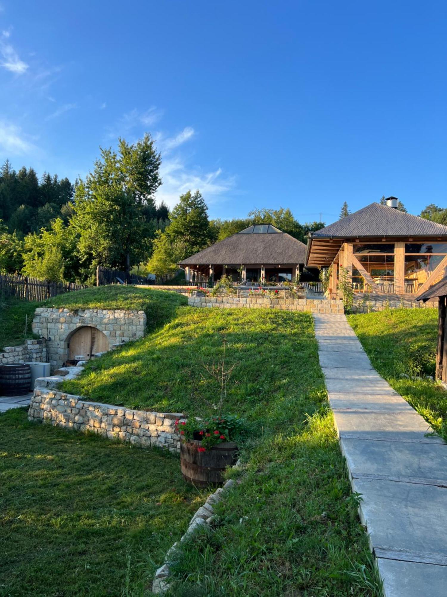 Villa Casa Thymus Soveja Exterior foto